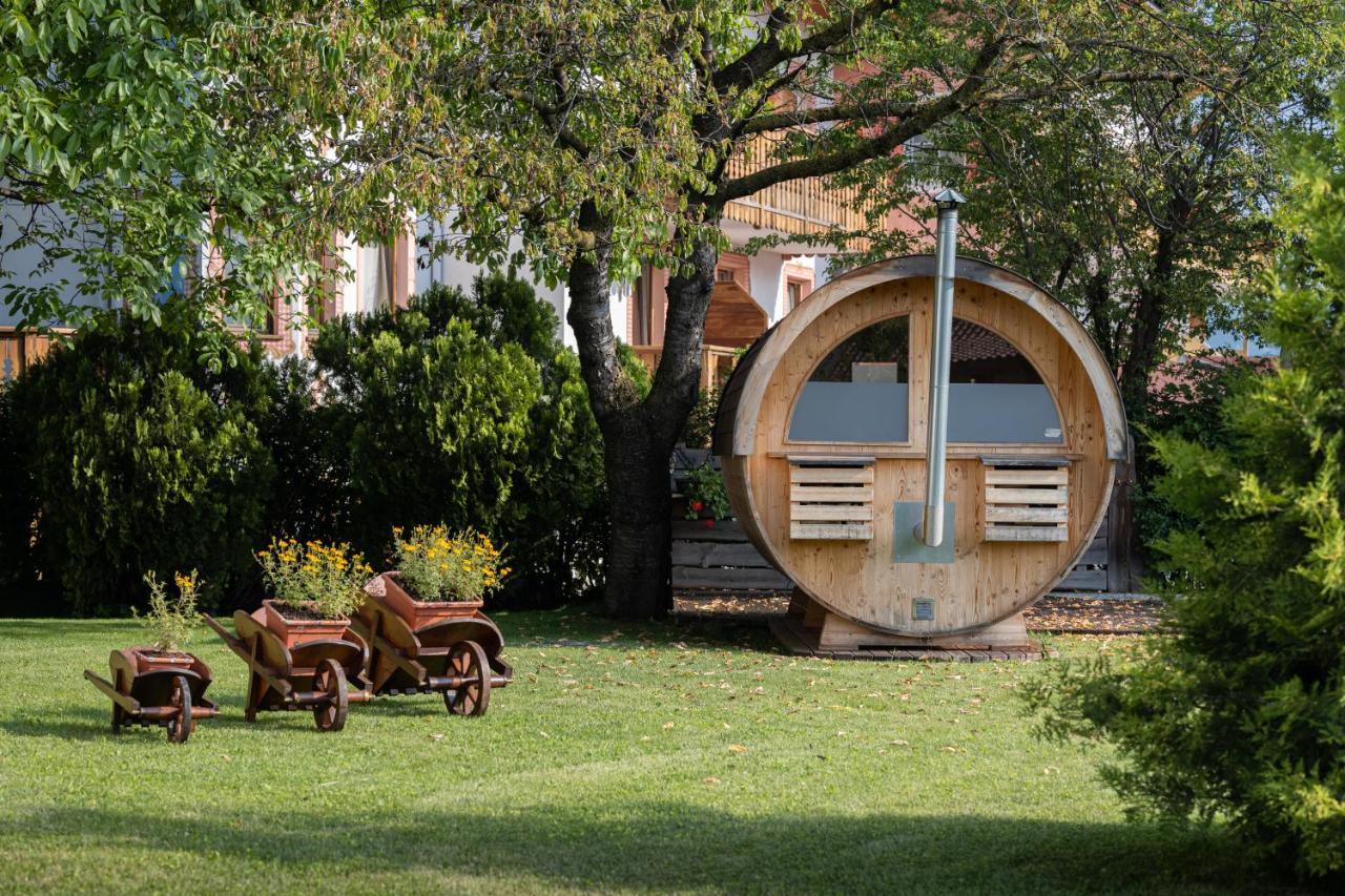 Piccolo Orso Bruno Bed & Breakfast Cavareno Bagian luar foto